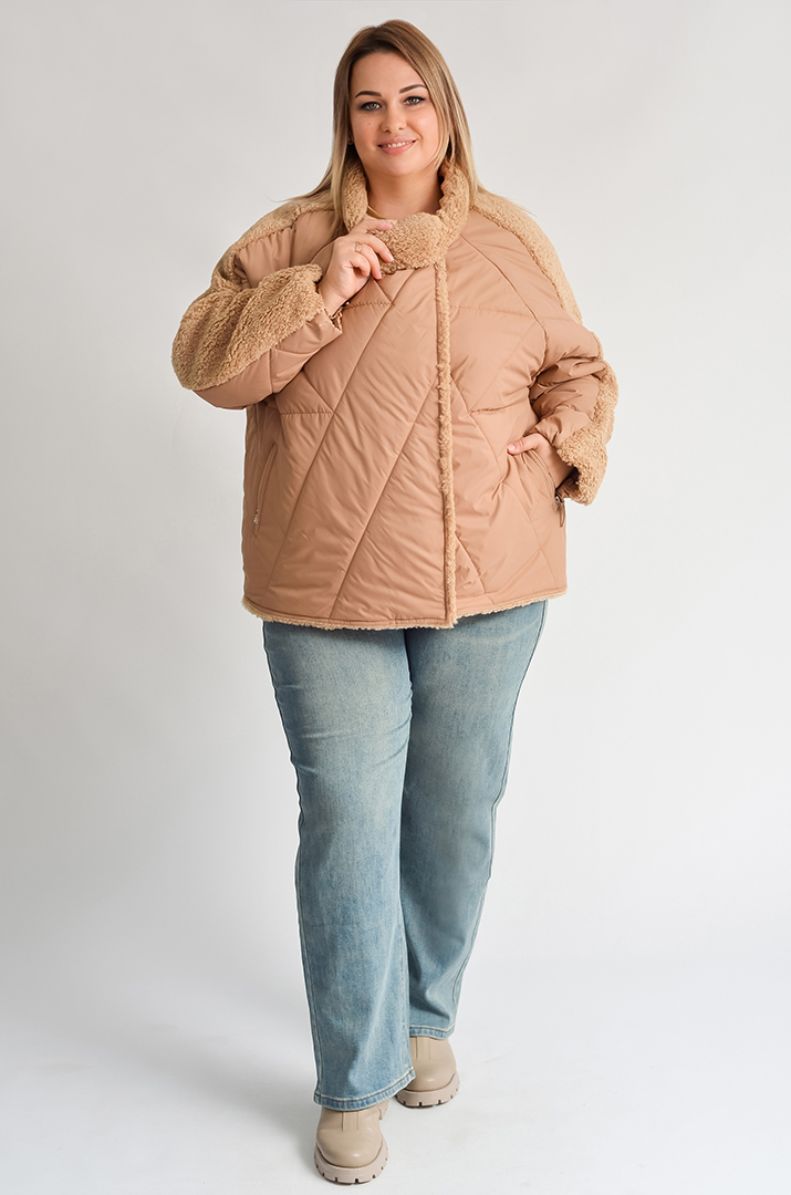 Куртка коротка з фактурним поєднанням тканин великих розмірів