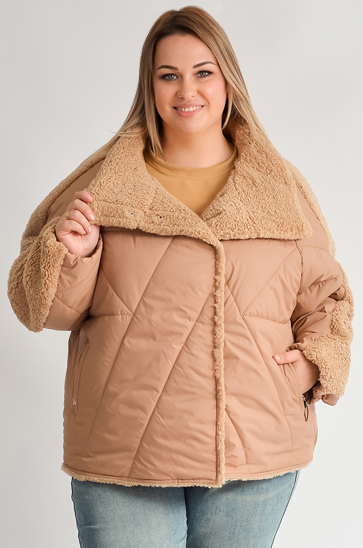 Куртка коротка з фактурним поєднанням тканин великих розмірів