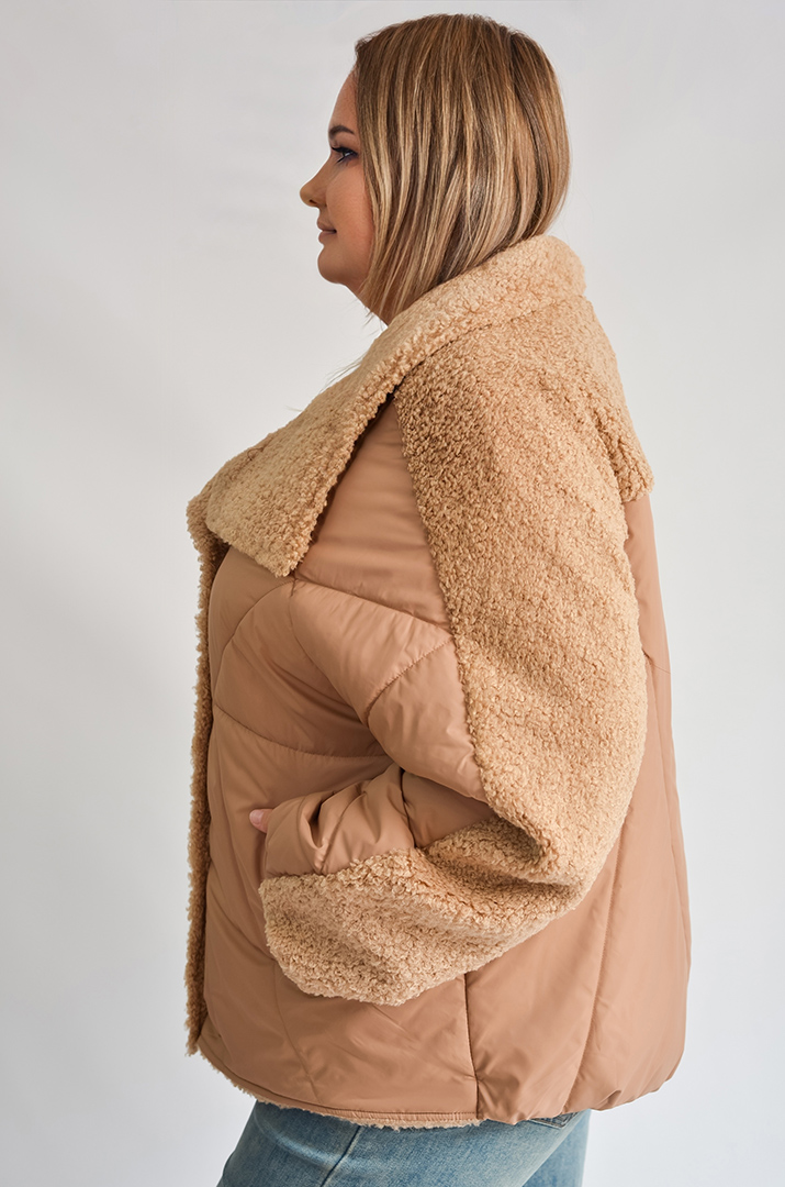 Куртка коротка з фактурним поєднанням тканин великих розмірів