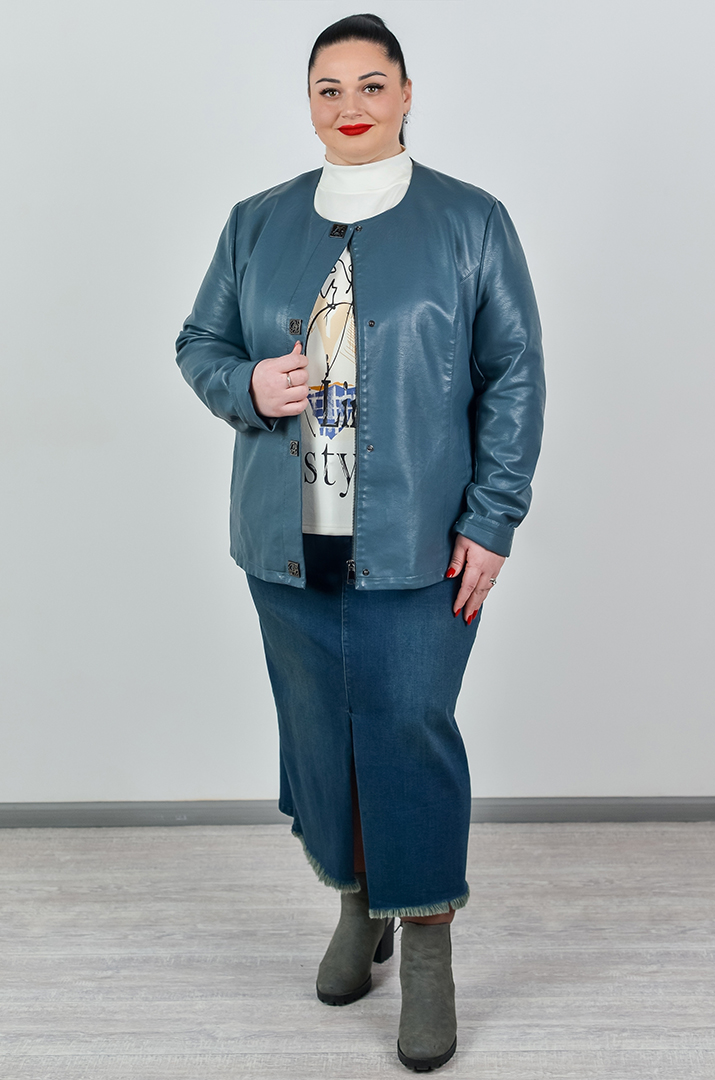 Однотонна куртка з екошкіри з акцентними кнопками великих розмірів