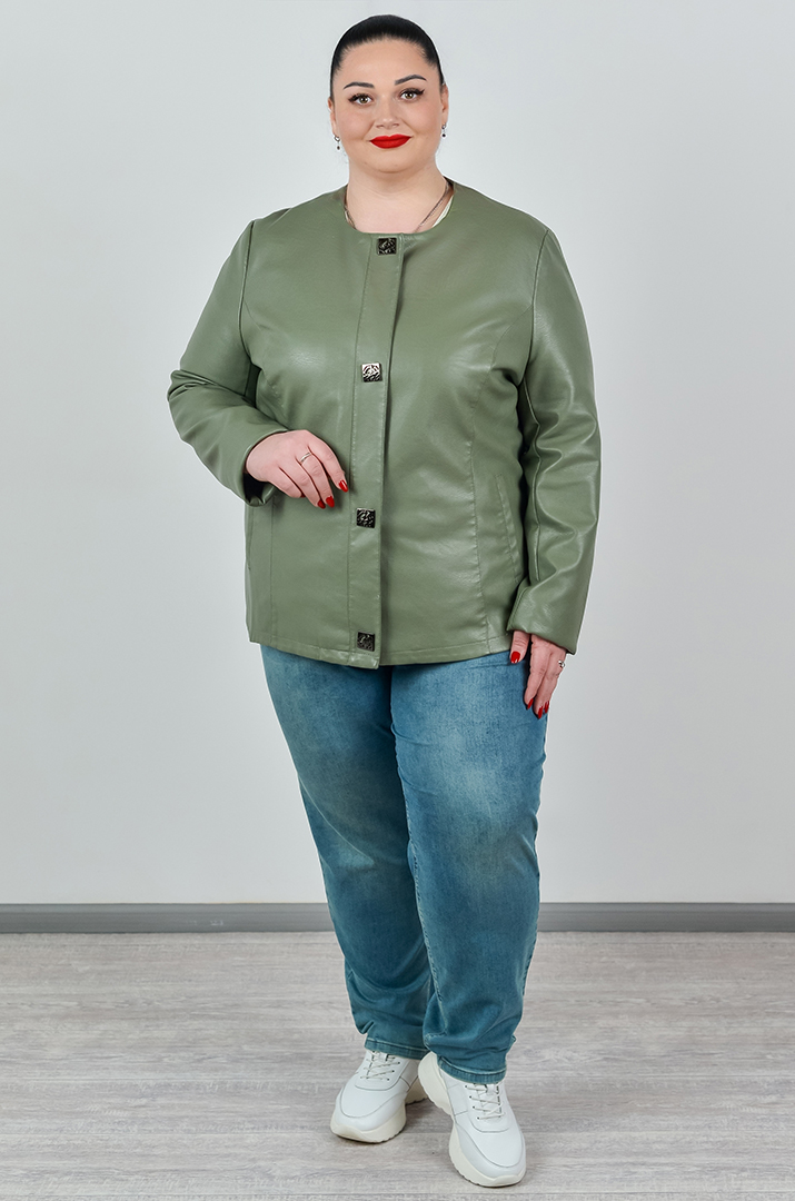 Однотонна куртка з екошкіри з акцентними кнопками великих розмірів