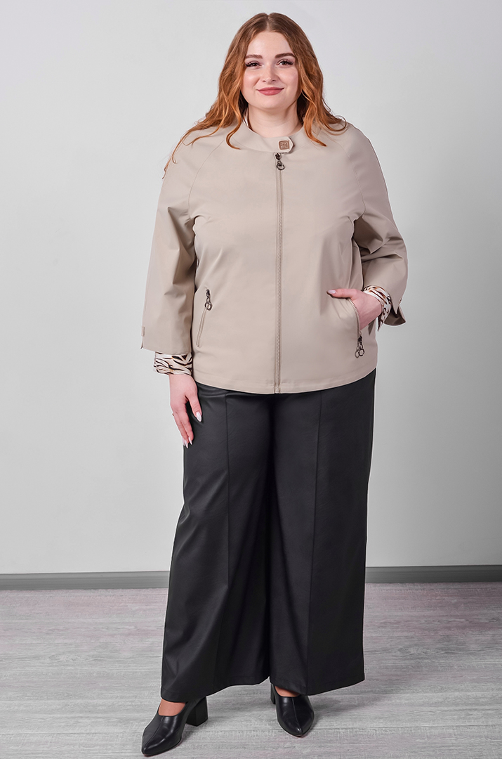 Куртка коротка з плащівки та з декоративною фурнітурою великих розмірів