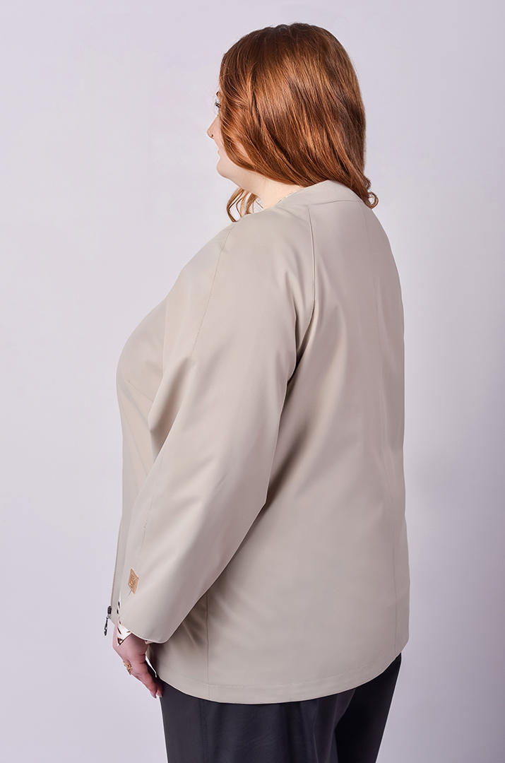 Куртка коротка з плащівки та з декоративною фурнітурою великих розмірів