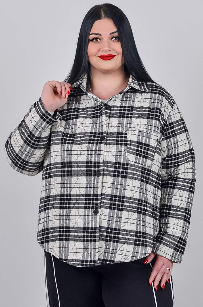 Куртка коротка з візерунком у клітинку і накладною кишенею великих розмірів