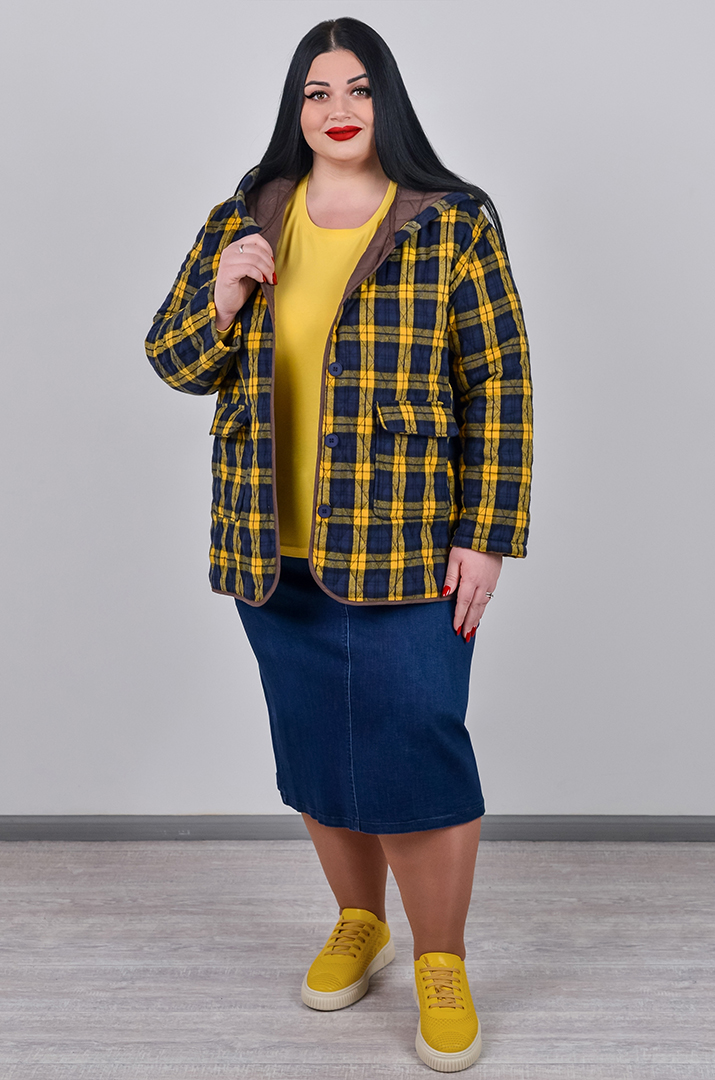 Куртка на ґудзиках з накладними кишенями та з капюшоном великих розмірів