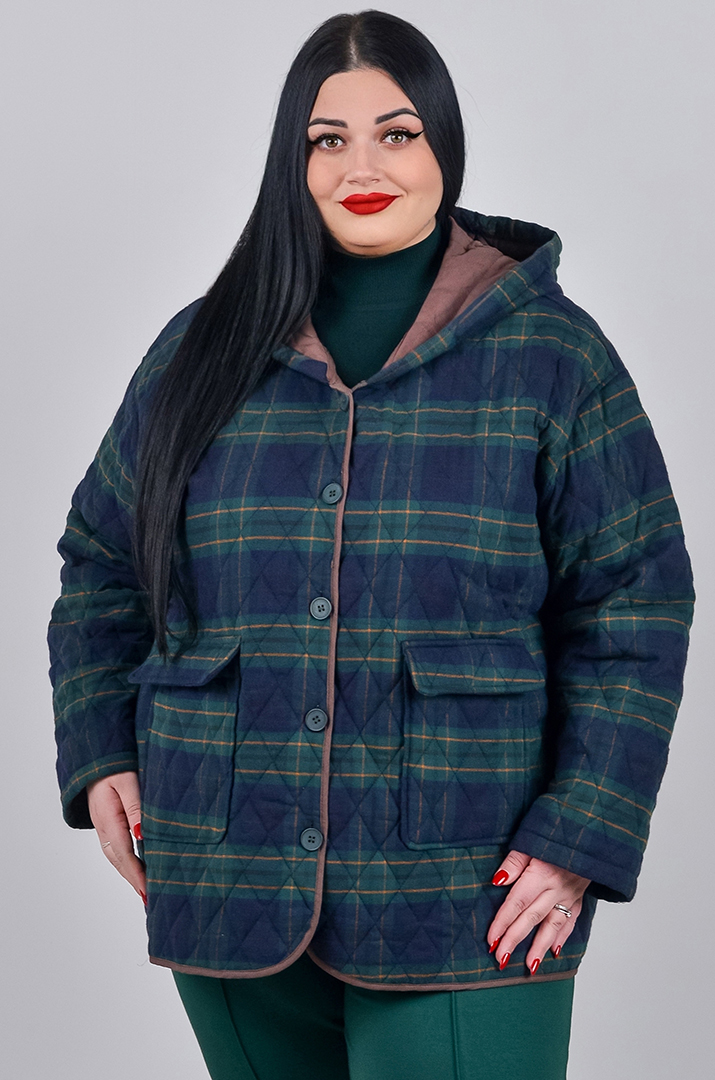 Куртка на ґудзиках з накладними кишенями та з капюшоном великих розмірів