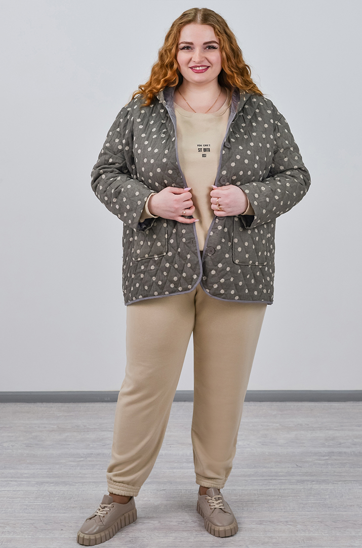 Куртка на ґудзиках з накладними кишенями та з капюшоном великих розмірів