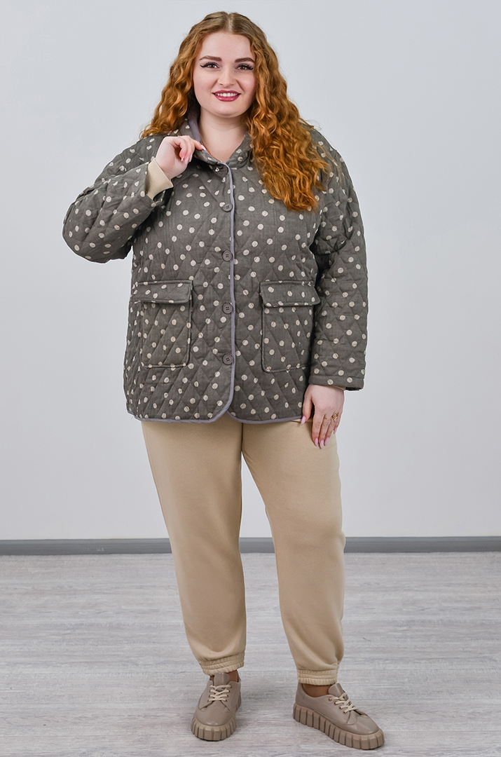 Куртка на ґудзиках з накладними кишенями та з капюшоном великих розмірів