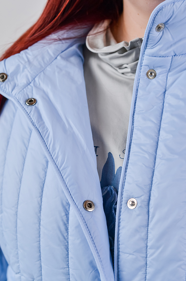 Куртка коротка однотонна з рельєфною стібкою великих розмірів