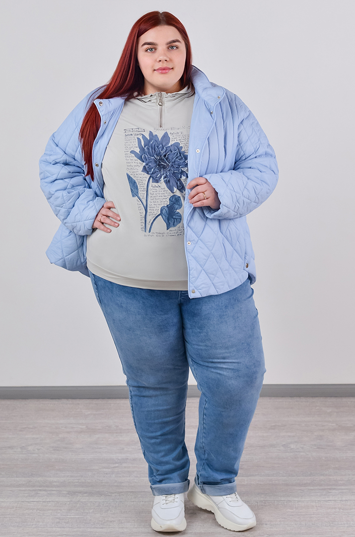 Куртка коротка однотонна з рельєфною стібкою великих розмірів