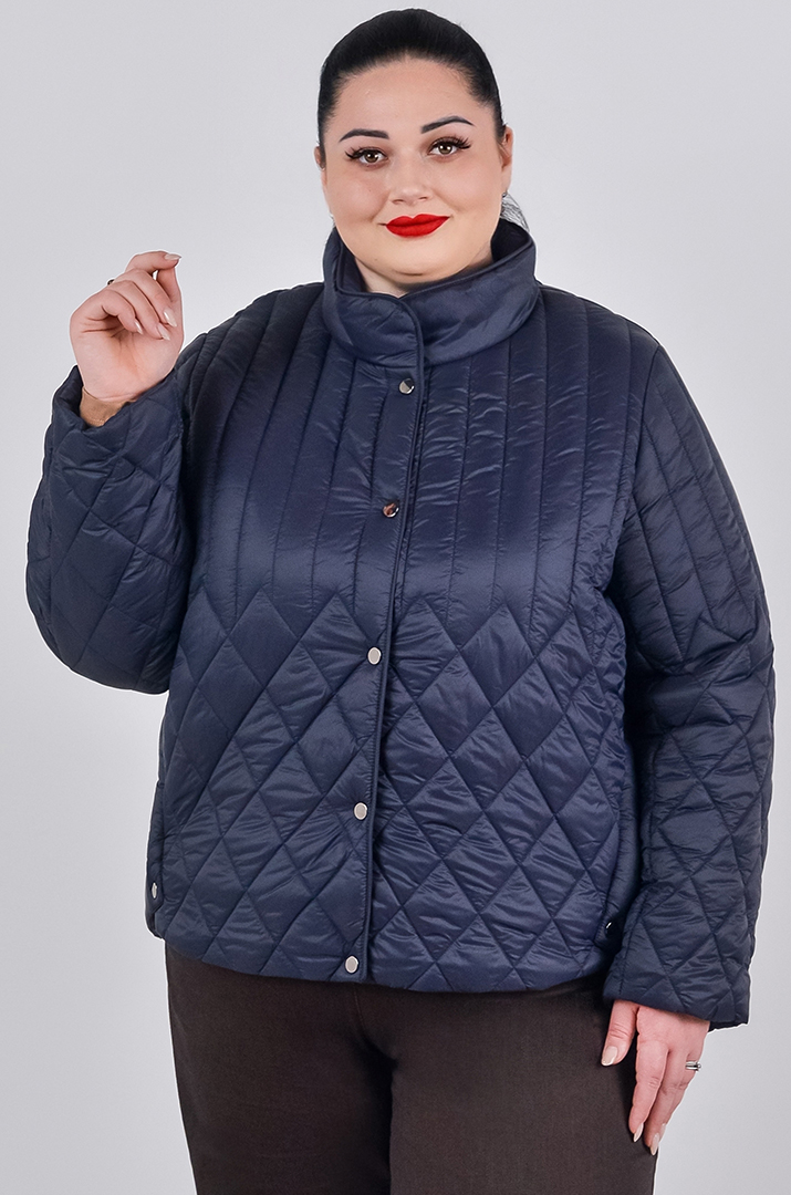 Куртка коротка однотонна з рельєфною стібкою великих розмірів