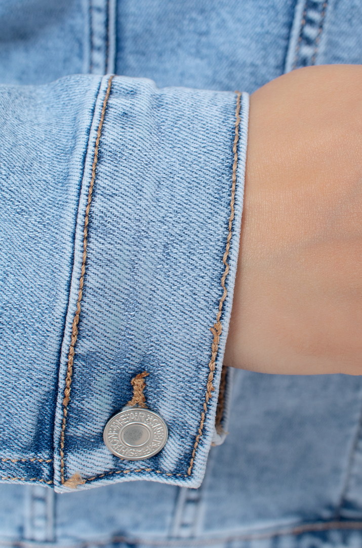 Лепень джинсовый с декором на спине супер батал