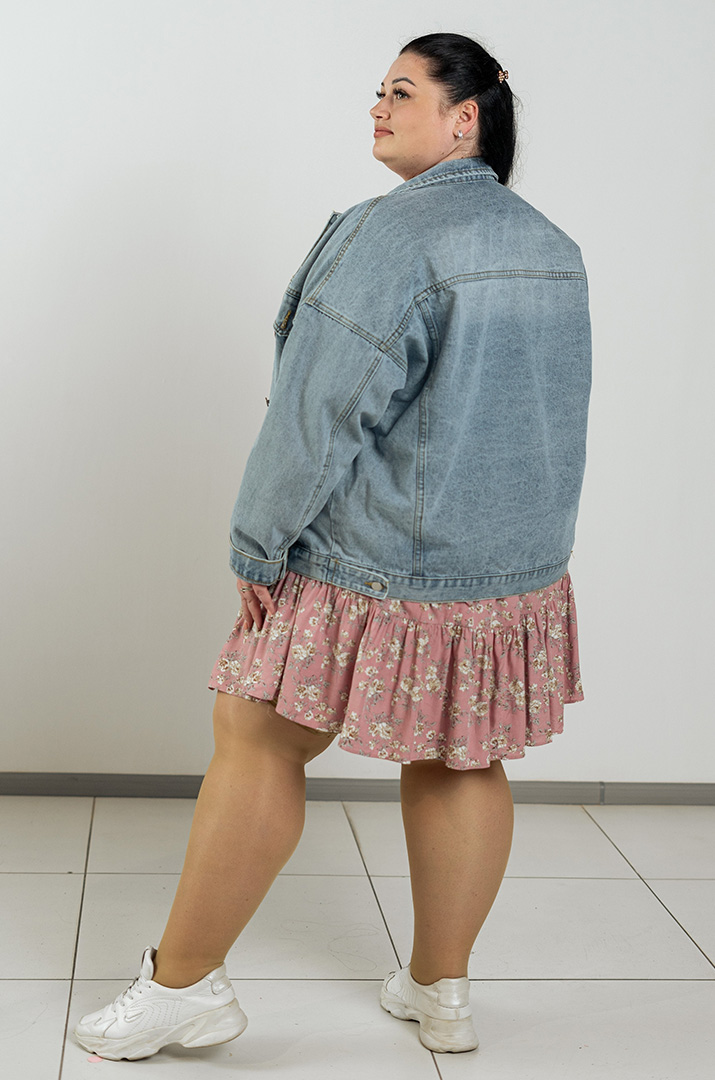 Стильна джинсова куртка великих розмірів