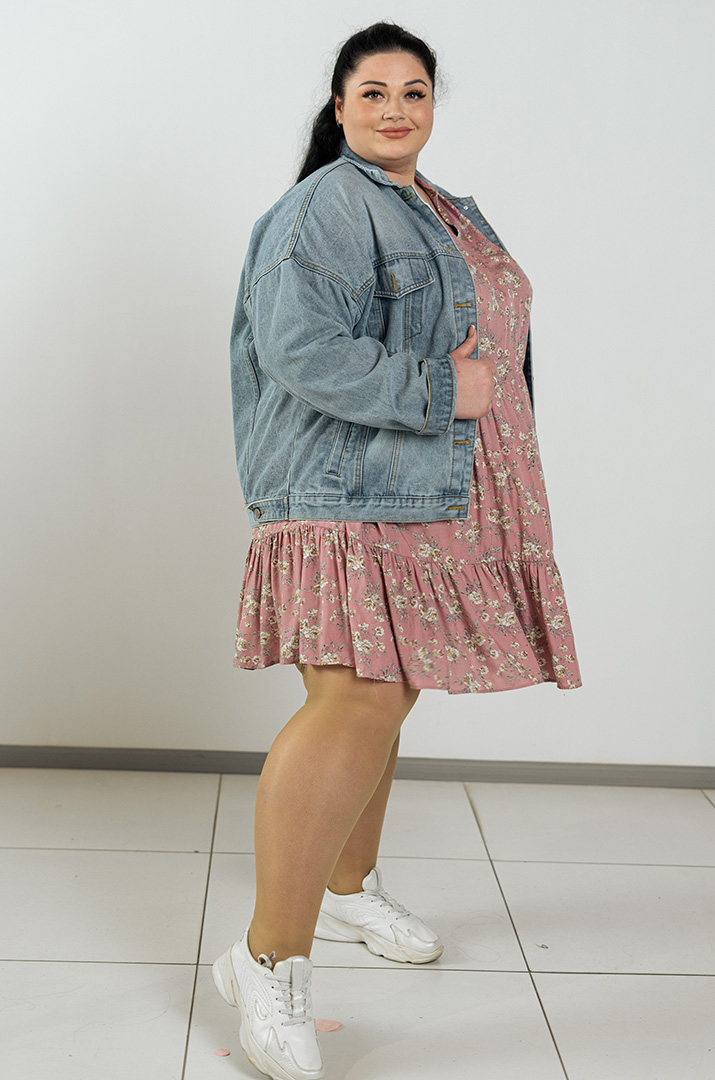 Стильна джинсова куртка великих розмірів