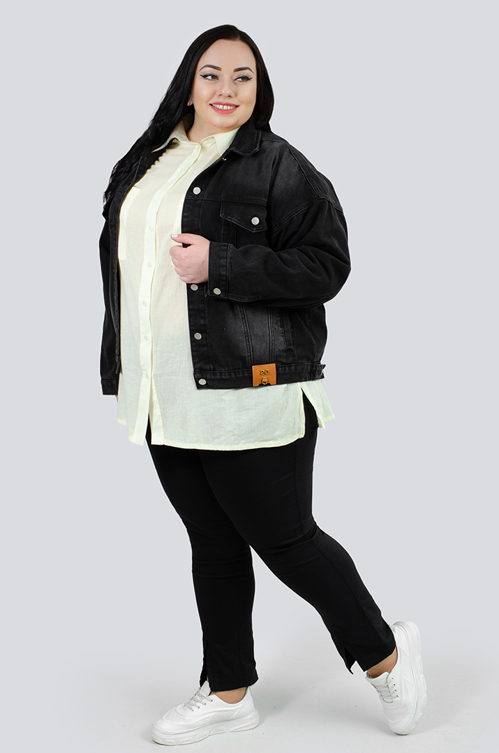 Стильна джинсова куртка великих розмірів