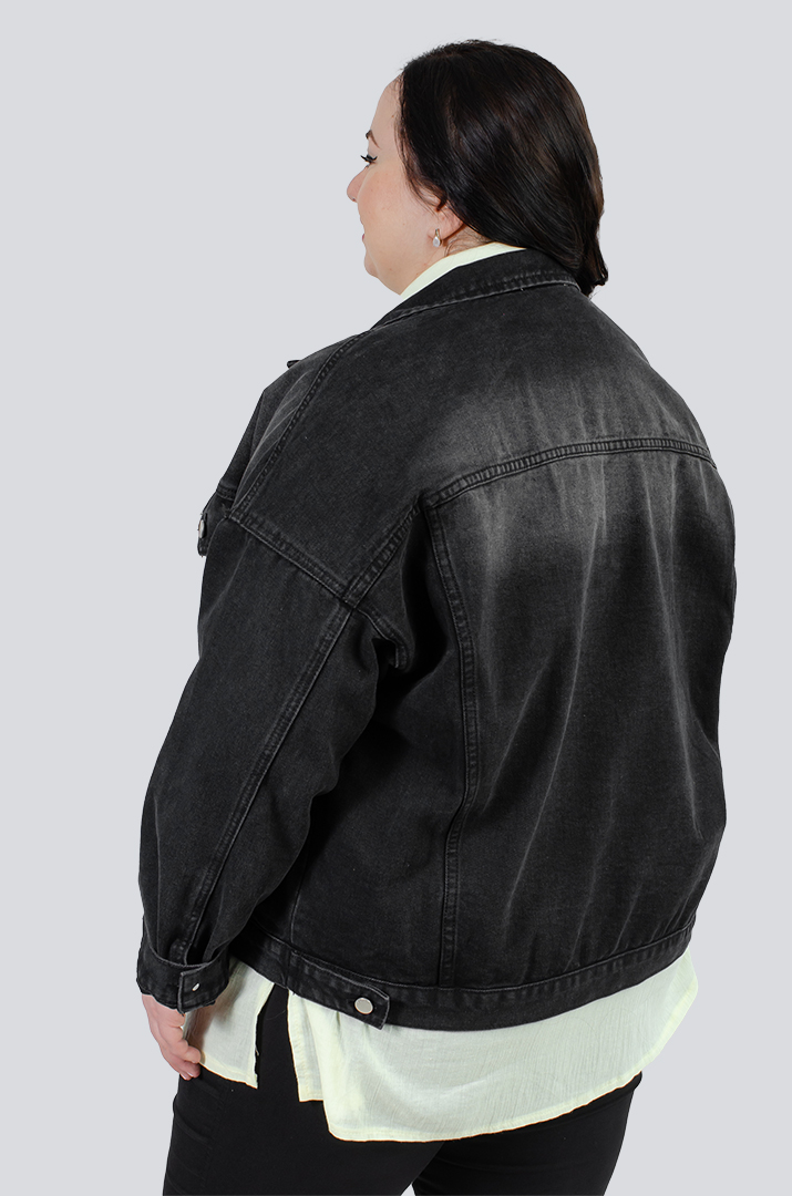 Стильна джинсова куртка великих розмірів