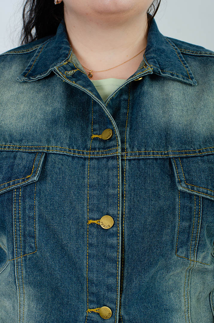 Стильна джинсова куртка великих розмірів