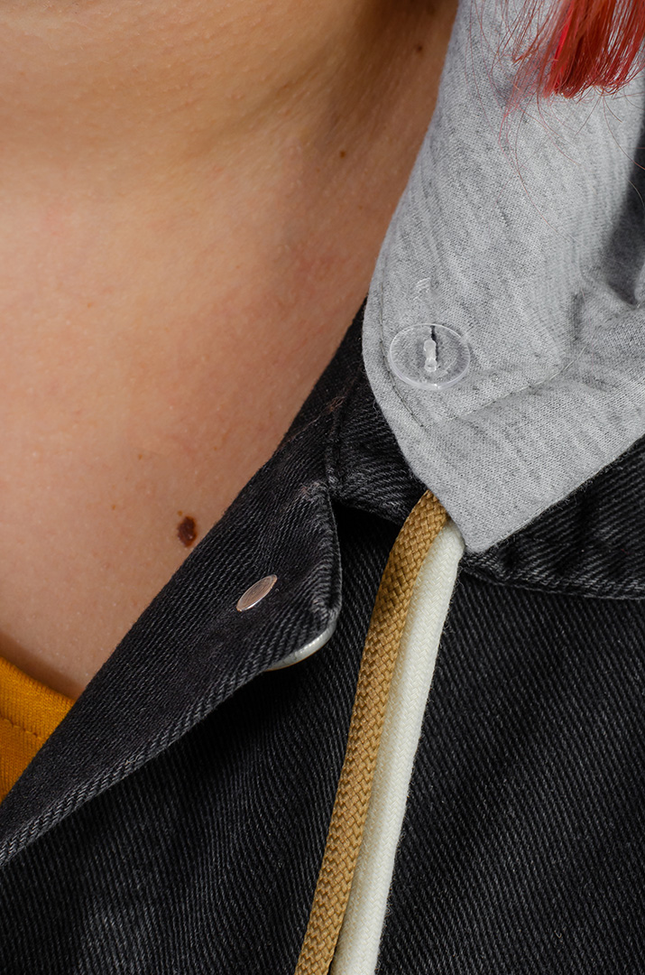 Графитовый джинсовый лепень с капюшоном больших размеров