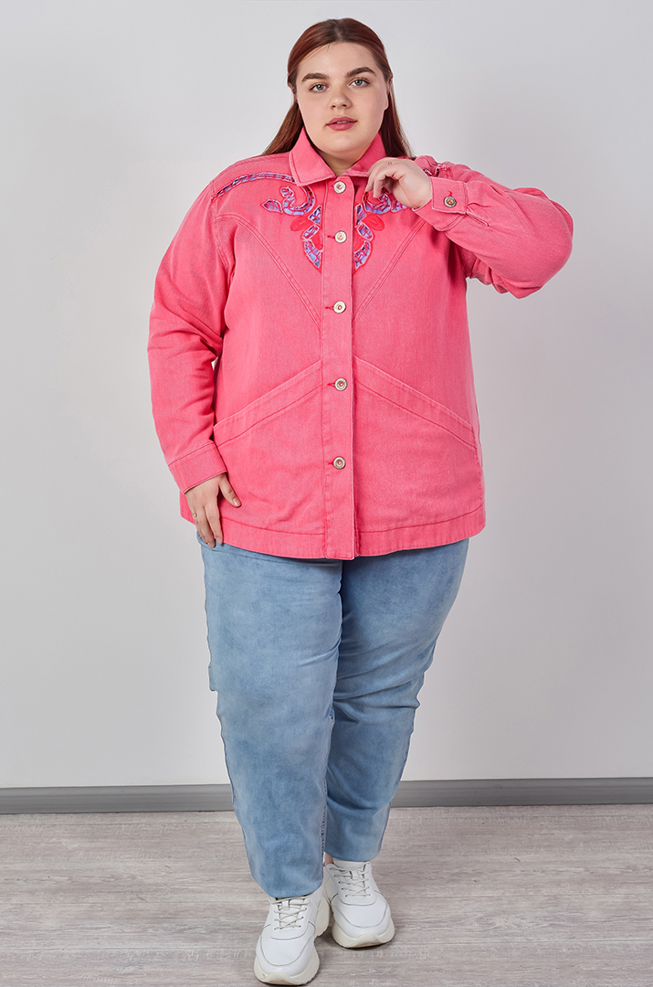 Лепень з фактурними деталями та накладними кишенями великих розмірів