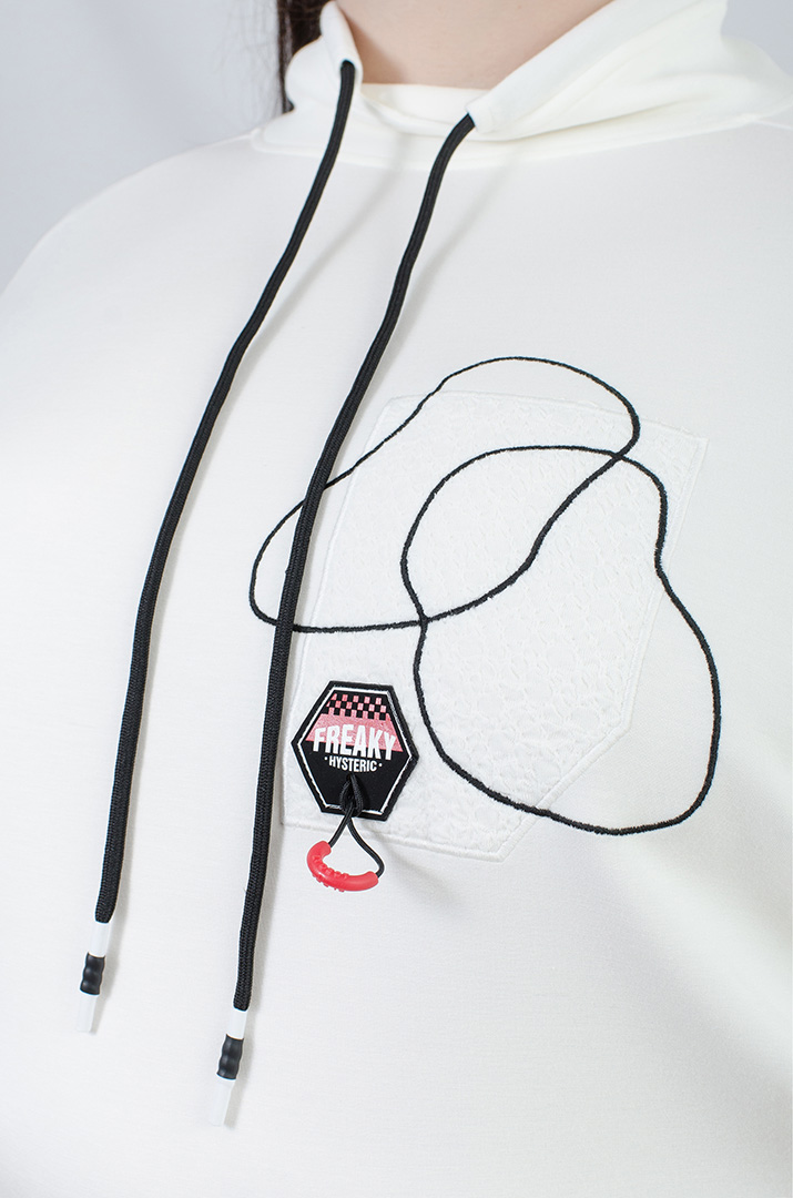 Стильный свитшот с декором больших размеров