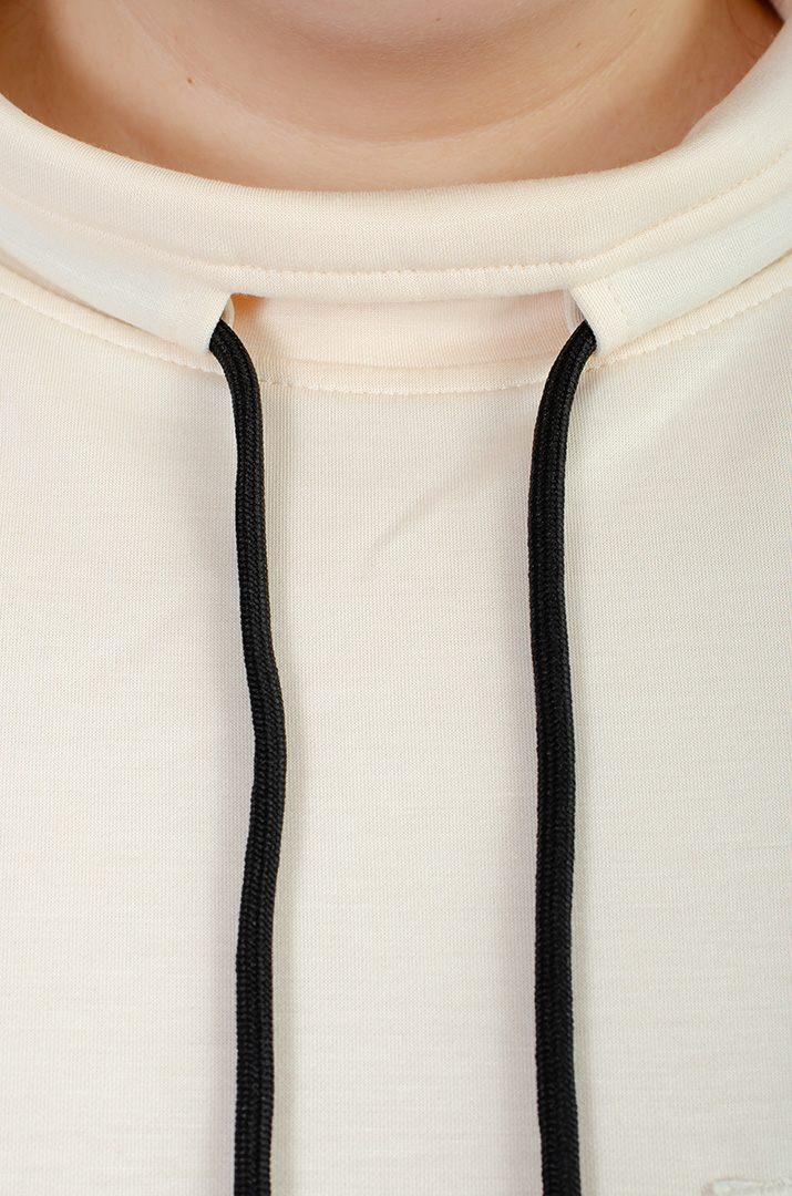 Стильный свитшот с декором больших размеров