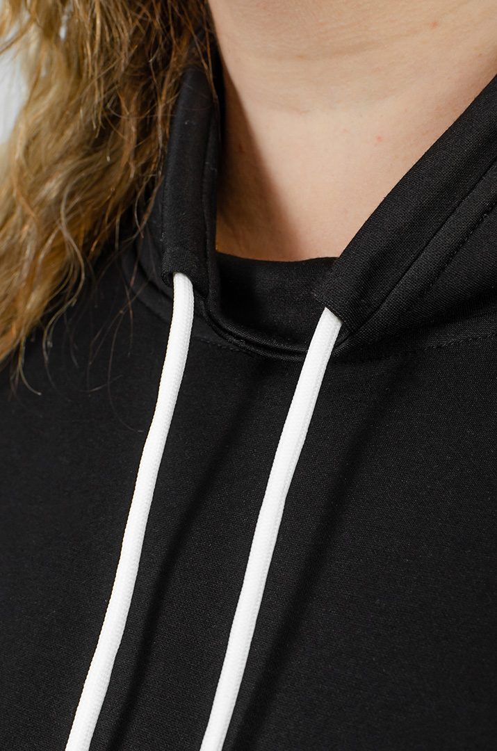 Свитшот черный со шнуровкой больших размеров