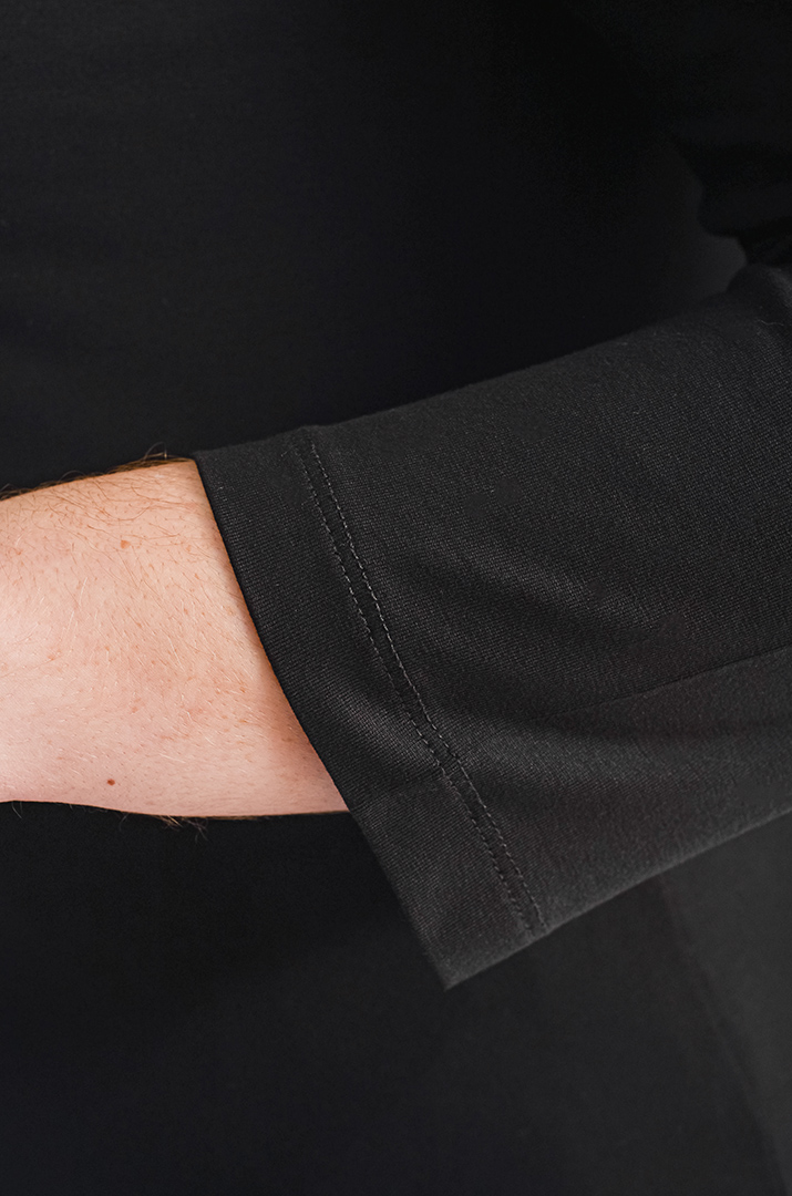 Лонгслів чорний з сіткою та декором великих розмірів