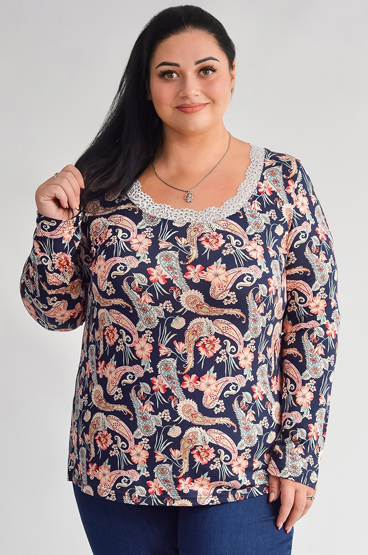 Трикотажний лонгслів із мереживним декором великих розмірів