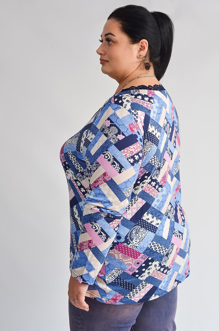 Трикотажний лонгслів із мереживним декором великих розмірів