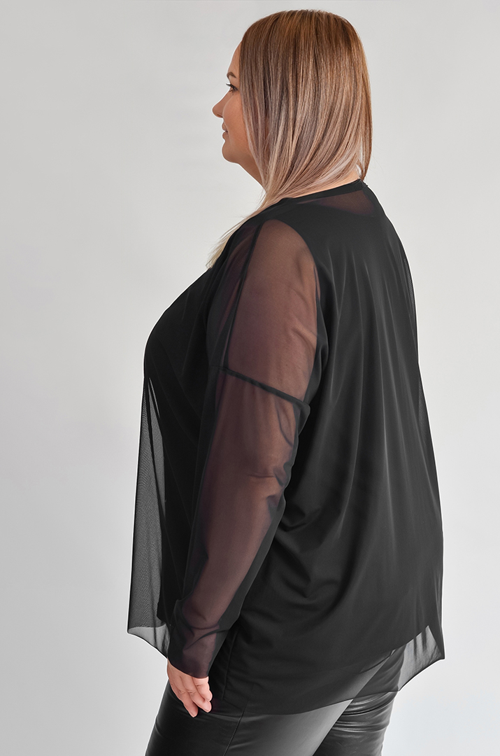 Лонгслив-двойка с полупрозрачным верхом и надписью больших размеров