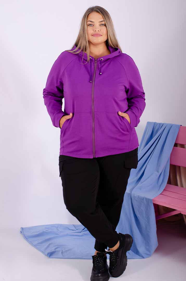 Яскрава всесезонна мастерка супер батал