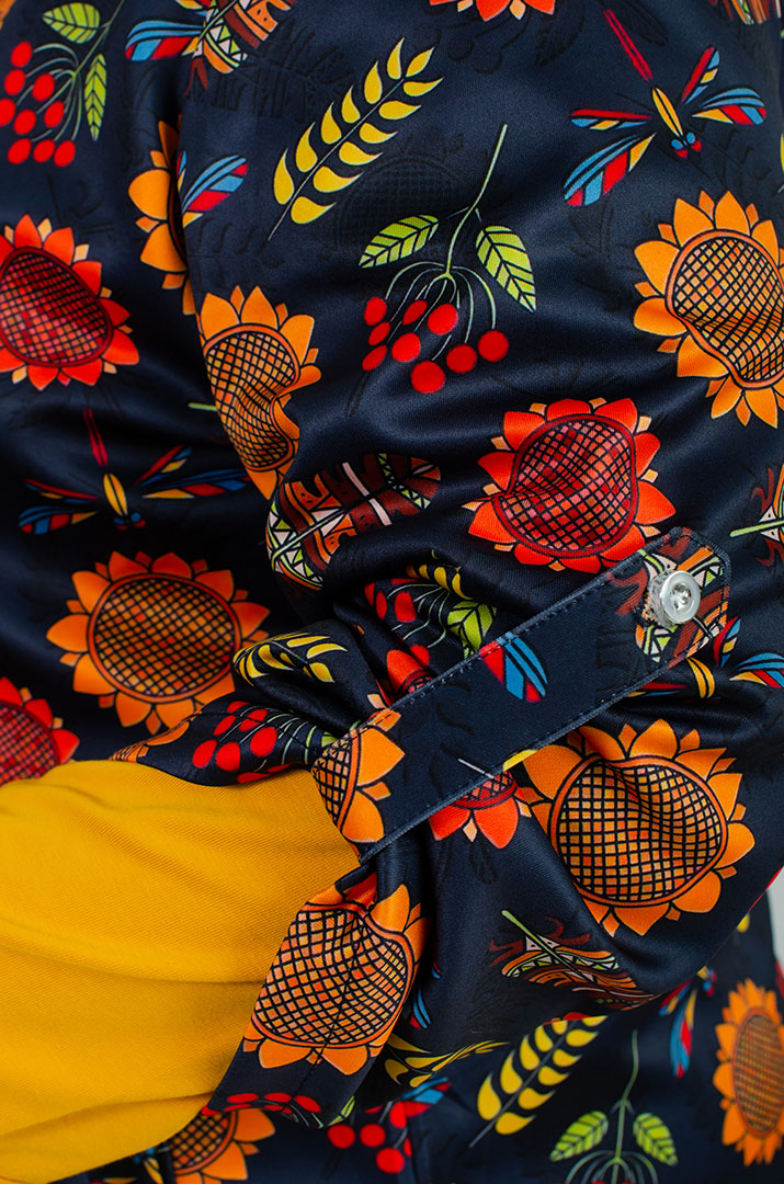 Яскрава мастерка в принт великих розмірів