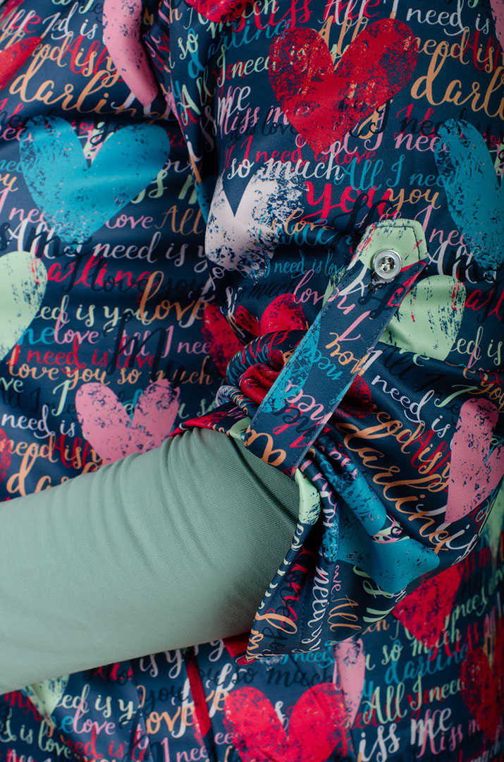 Яскрава мастерка в принт великих розмірів