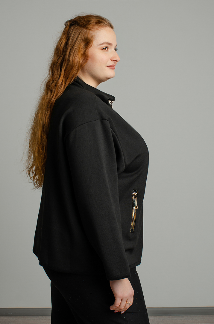 Чорна мастерка з золотавим декором великих розмірів