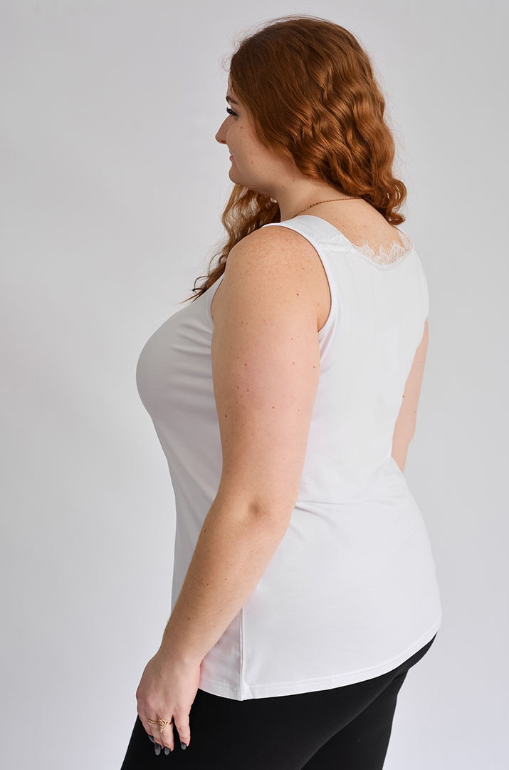 Майка біла з мереживом великих розмірів