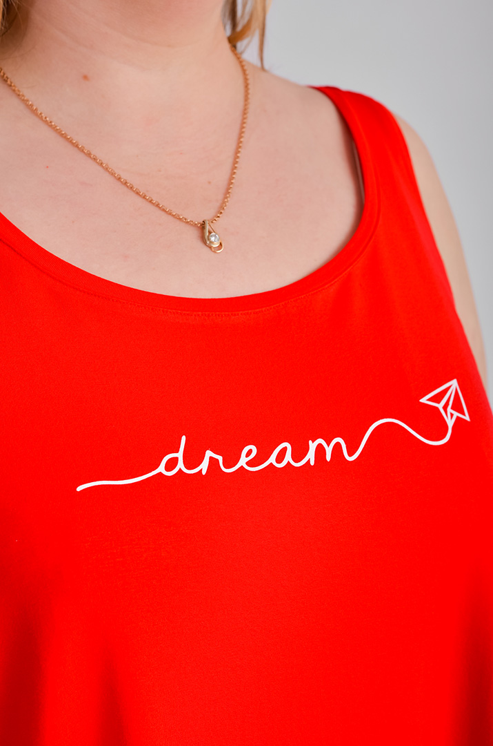 Майка короткая с надписью dream больших размеров
