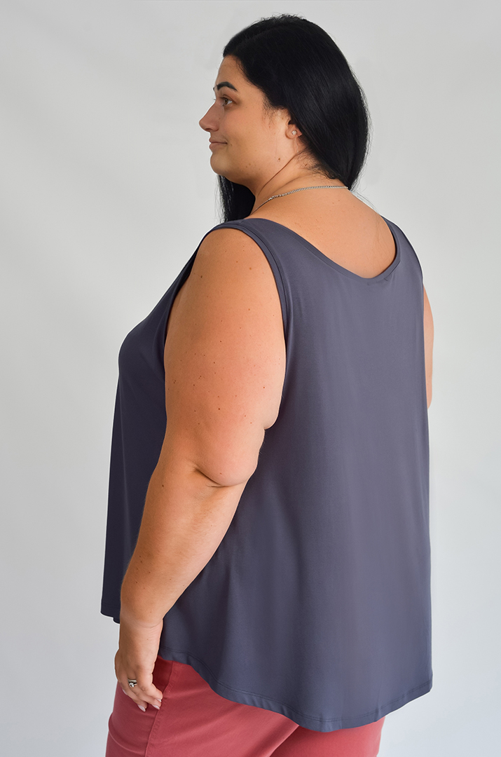 Майка коротка з мультяшними героями великих розмірів