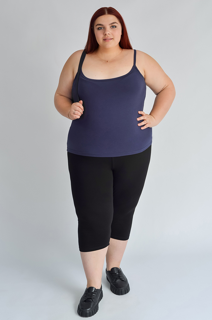 Майка коротка на тонких бретелях великих розмірів