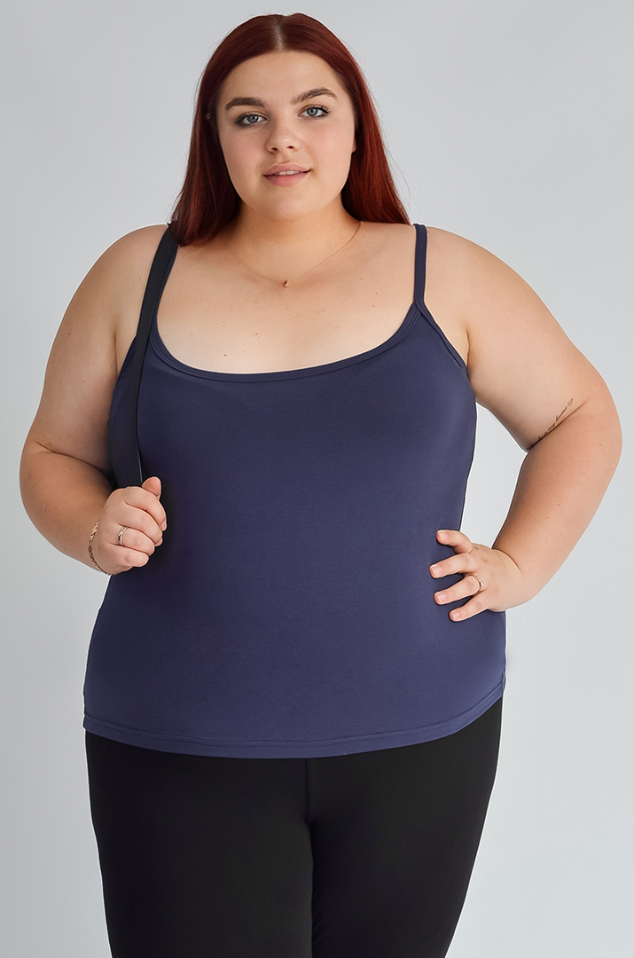 Майка коротка на тонких бретелях великих розмірів