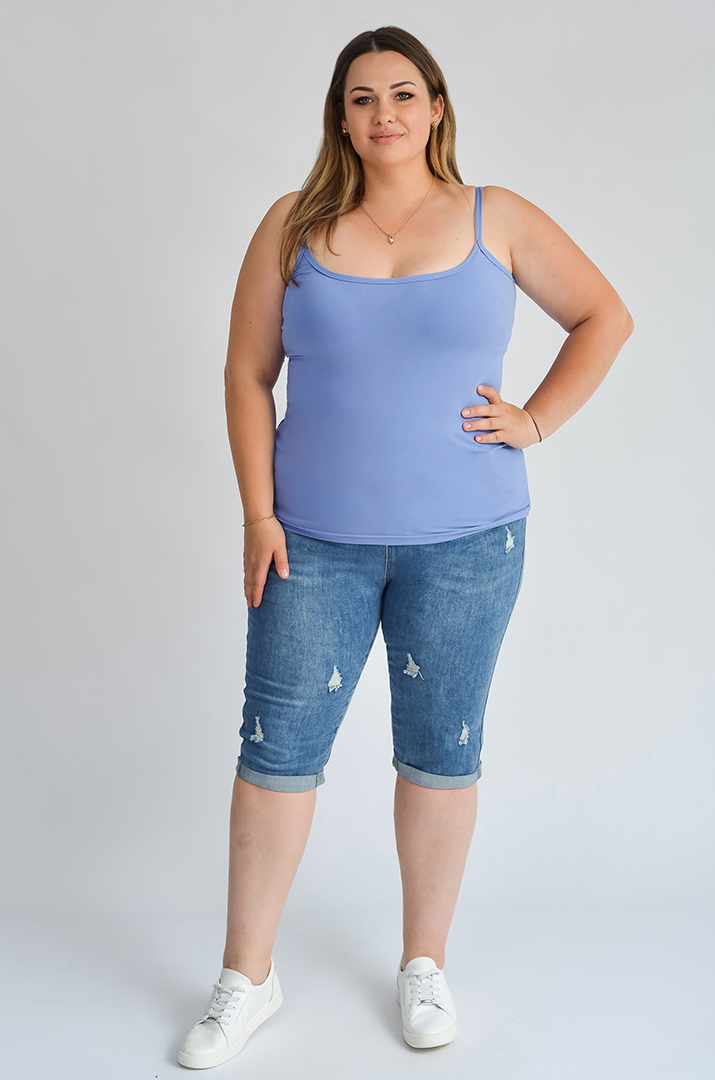 Майка коротка на тонких бретелях великих розмірів