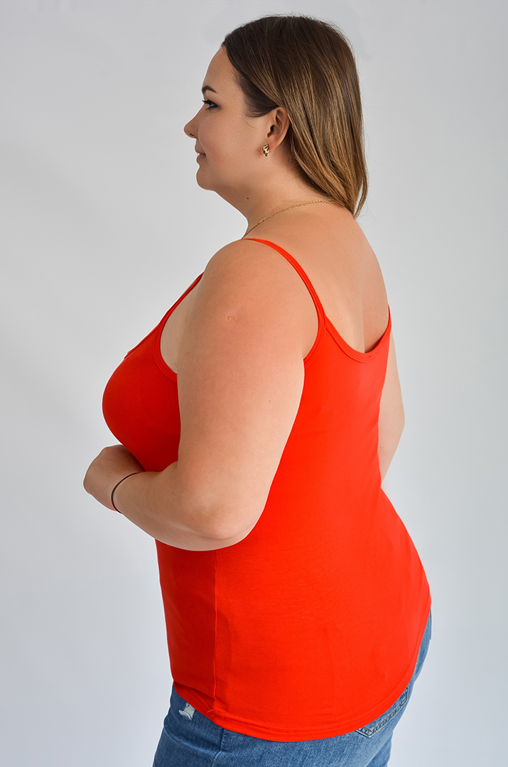 Майка коротка на тонких бретелях великих розмірів