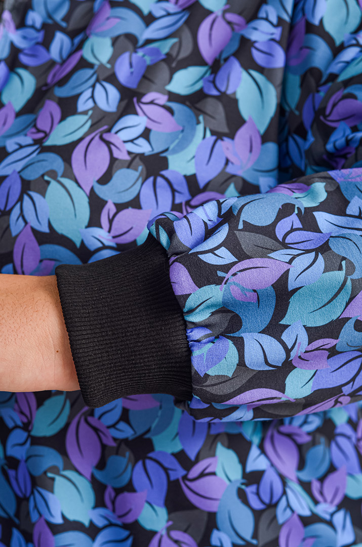 Мастерка на блискавці з художнім принтом осіннього листя великих розмірів