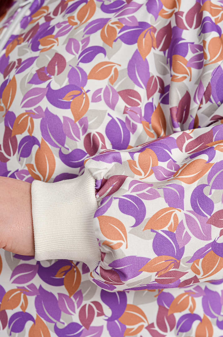 Мастерка на блискавці з художнім принтом листочків великих розмірів