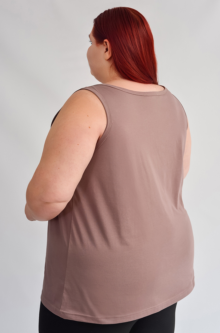 Однотонна базова майка великих розмірів