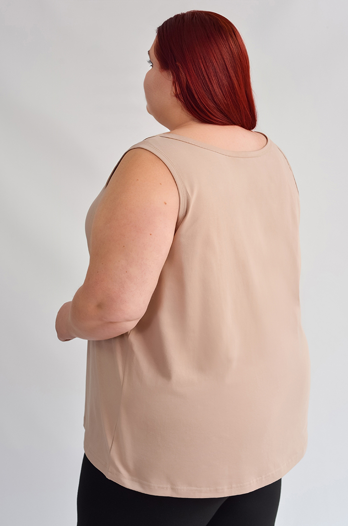 Однотонна базова майка великих розмірів