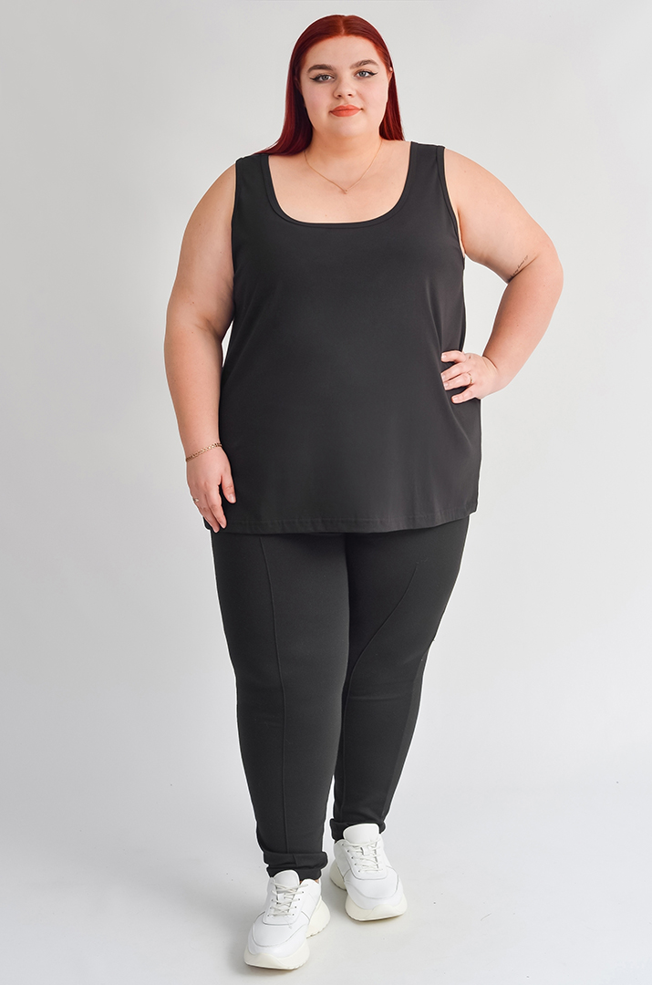 Однотонна базова майка великих розмірів