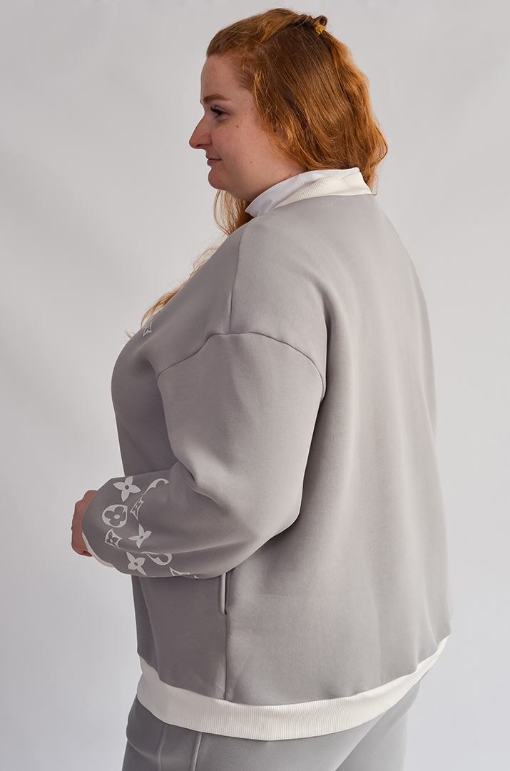 Тепла мастерка з флісової тринитки зі стильним принтом великих розмірів