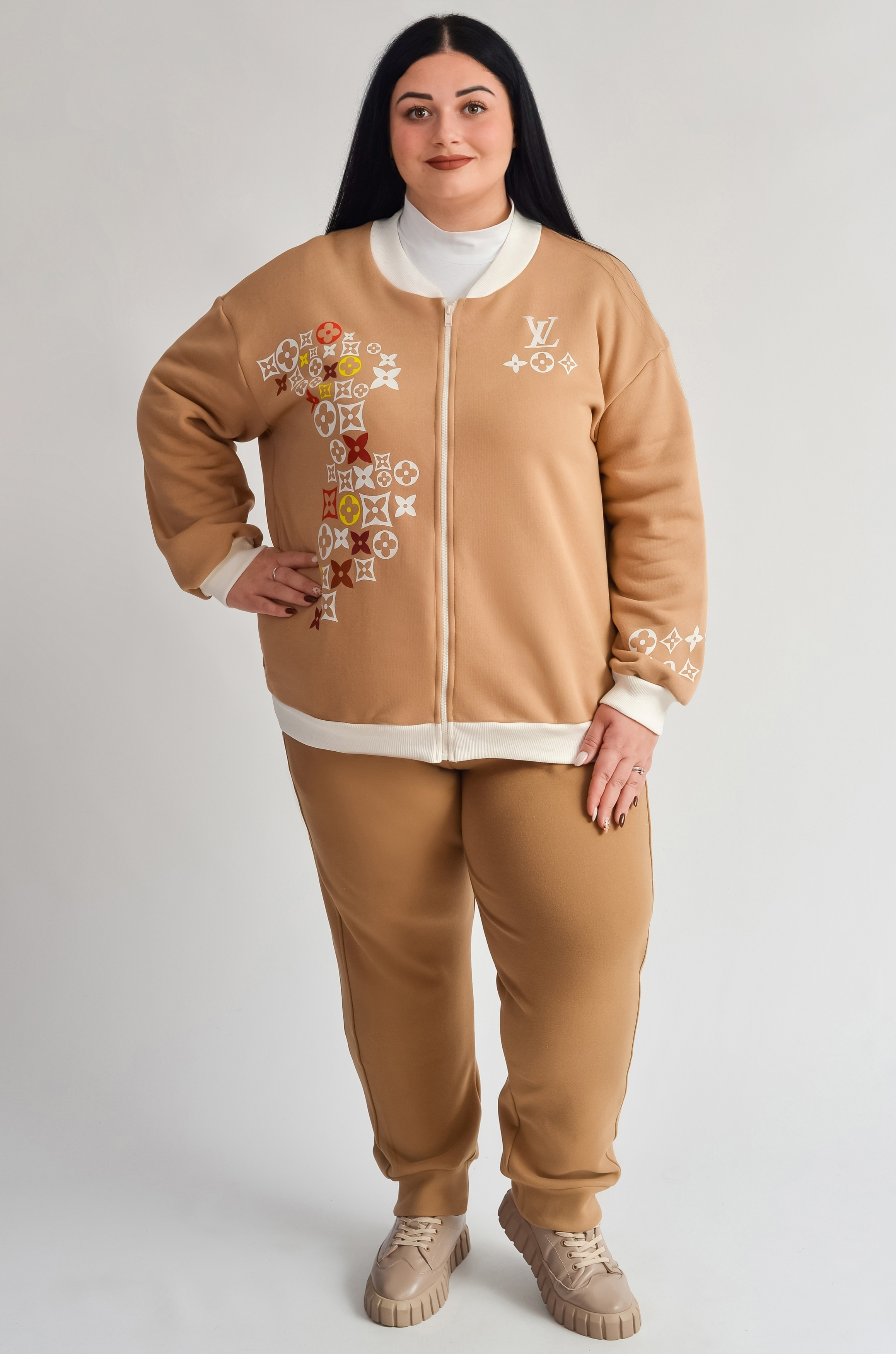 Тепла мастерка з флісової тринитки зі стильним принтом великих розмірів