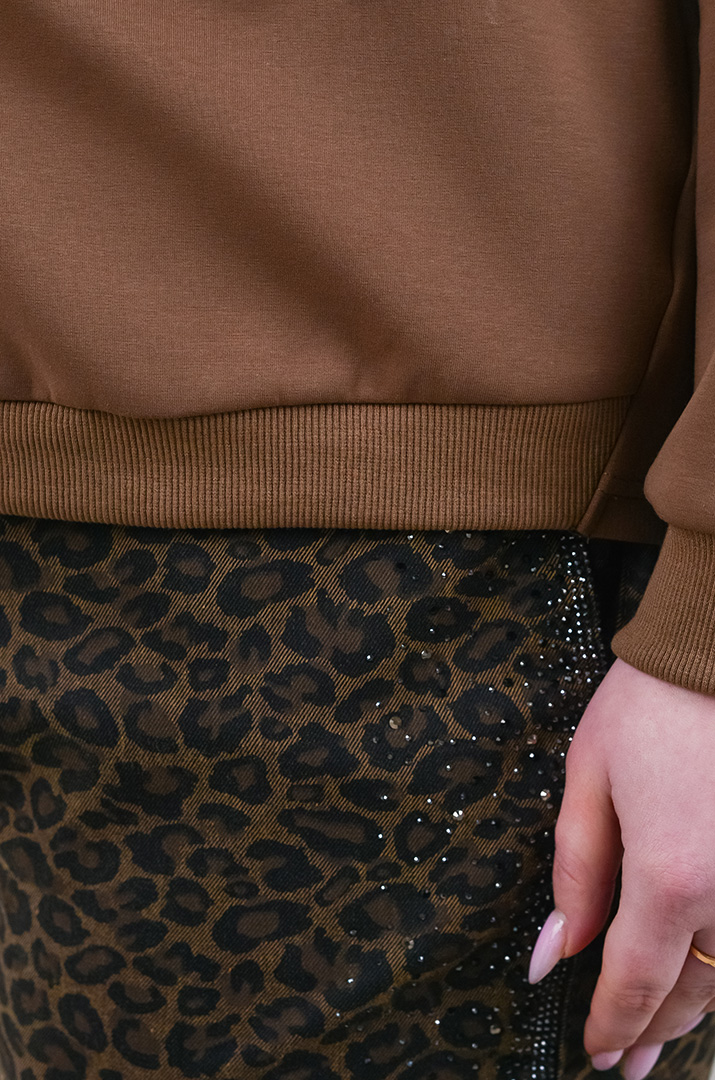 Стильна трикотажна мастерка з кишенями на блискавці великих розмірів