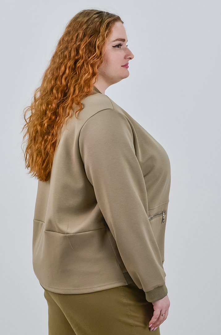 Стильна трикотажна мастерка з кишенями на блискавці великих розмірів